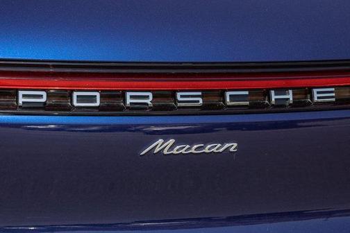 2022 Porsche Macan Base