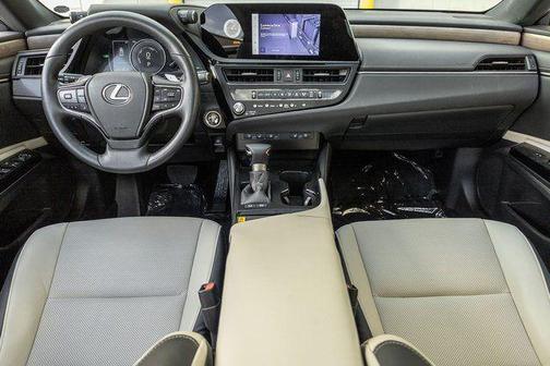 2025 Lexus ES 300h Base