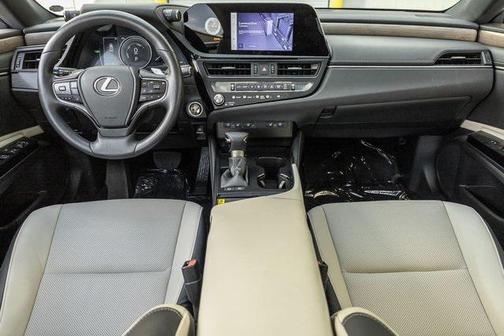2025 Lexus ES 300h Base