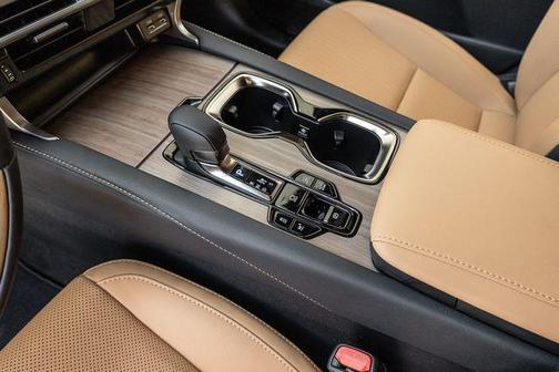 Iridium 2026 Lexus RX 450h+ Base