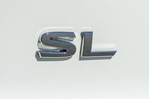 2024 Nissan Pathfinder SL FWD