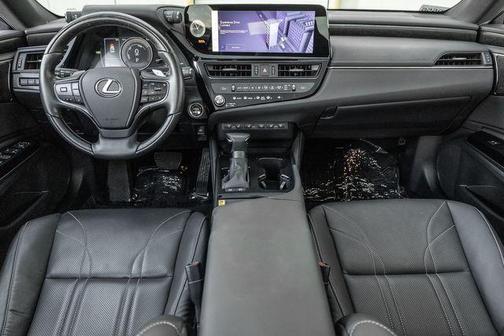 2025 Lexus ES 300h Luxury