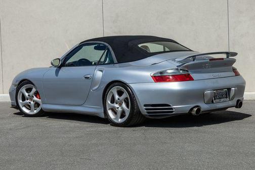 Polar Silver Metallic 2004 Porsche 911 Turbo