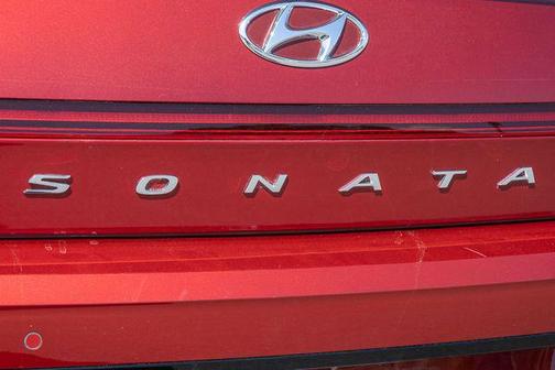 2023 Hyundai SONATA Hybrid Limited