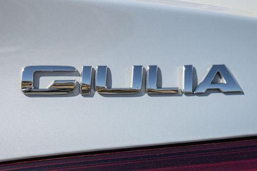 2022 Alfa Romeo Giulia Ti