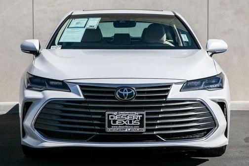Photo 2 of 17 of 2019 Toyota Avalon Limited