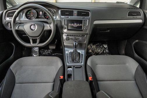 2016 Volkswagen e-Golf SE