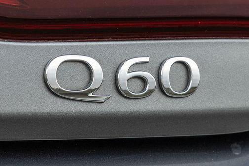 2017 INFINITI Q60 2.0T