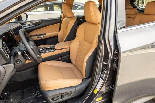 2025 Lexus NX 350h Premium