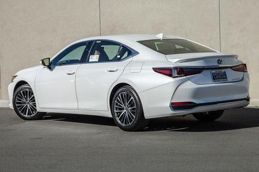 2025 Lexus ES 300h Base