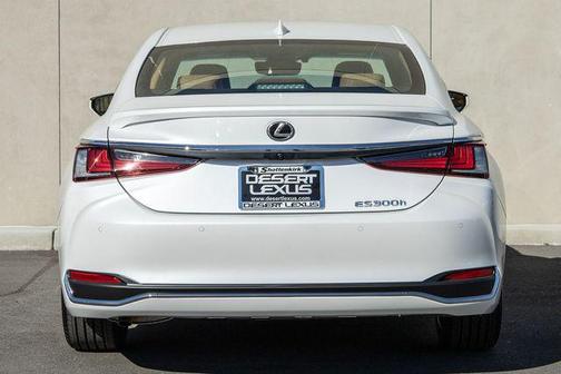 2025 Lexus ES 300h Base