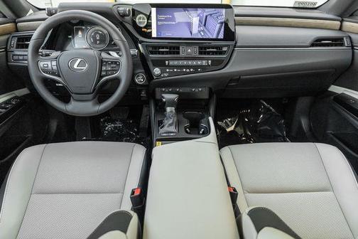 2025 Lexus ES 300h Base