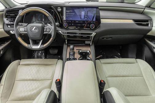 Eminent White Pearl 2023 Lexus RX 350 Luxury