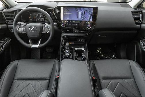 2025 Lexus NX 450h+ Luxury