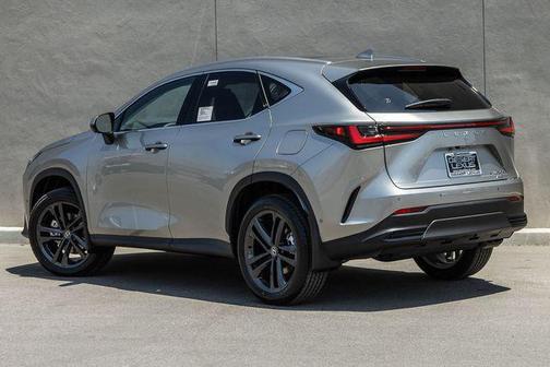2025 Lexus NX 450h+ Luxury