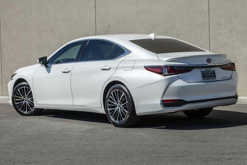 Eminent White Pearl 2024 Lexus ES 300h Base