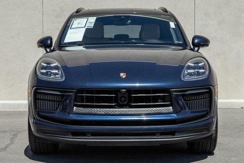 2023 Porsche Macan Base