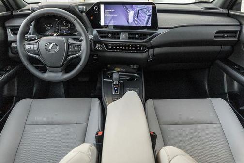2025 Lexus UX 300h Premium