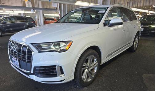 2023 Audi Q7 55 Premium Plus