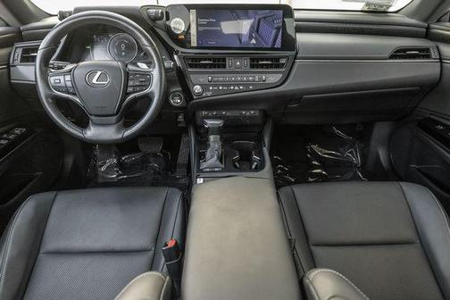 2023 Lexus ES 300h Base