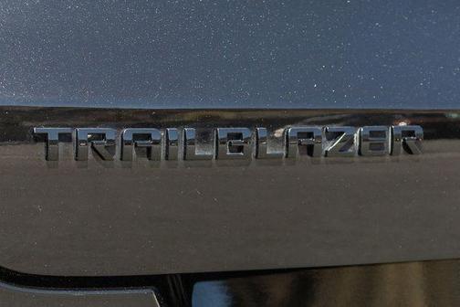 Mosaic Black Metallic 2022 Chevrolet Trailblazer RS