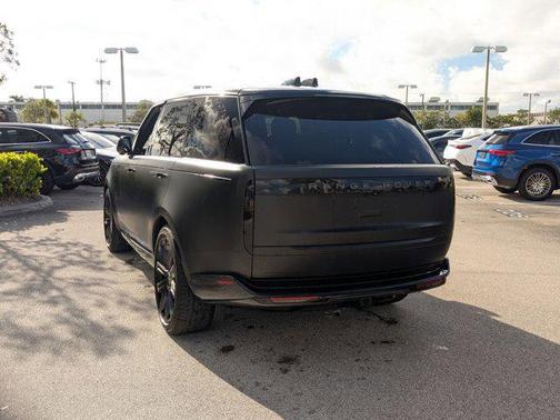 2023 Land Rover Range Rover P530 SE