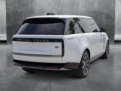 2023 Land Rover Range Rover P530 SE