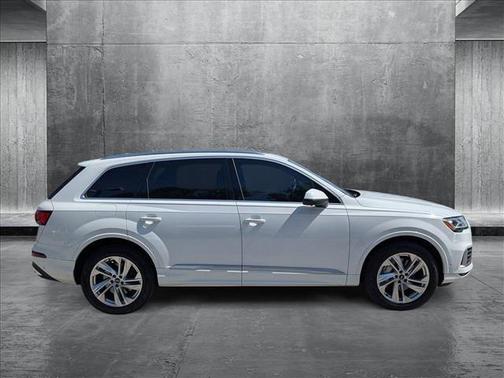 2021 Audi Q7 45 Premium Plus