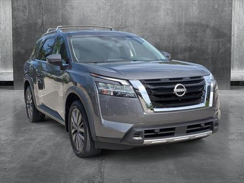 2023 Nissan Pathfinder SL 4WD