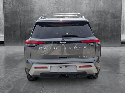 2023 Nissan Pathfinder SL 4WD
