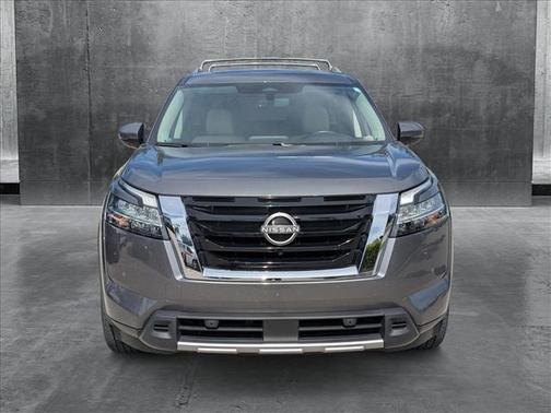 2023 Nissan Pathfinder SL 4WD