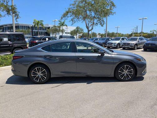 2022 Lexus ES 350 Base