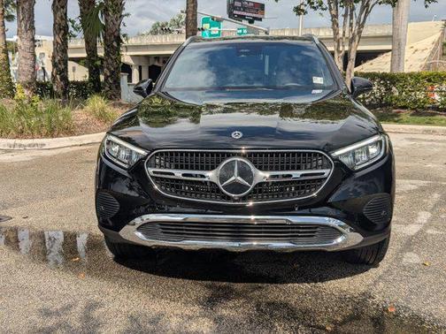 2025 Mercedes-Benz GLC 300 4MATIC