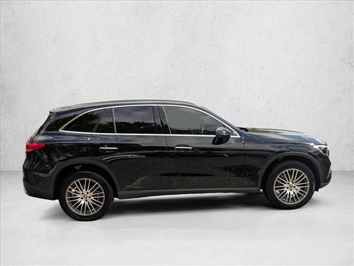 2025 Mercedes-Benz GLC 300 4MATIC