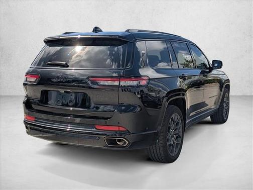 Diamond Black Crystal Pearlcoat 2024 Jeep Grand Cherokee L Summit Reserve