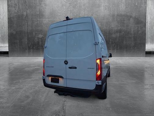2025 Mercedes-Benz Sprinter 2500 Standard Roof