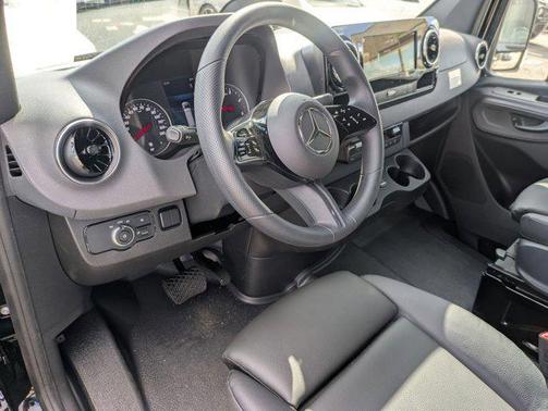 2026 Mercedes-Benz Sprinter 2500 Standard Roof