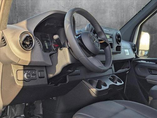2025 Mercedes-Benz Sprinter 2500 Standard Roof
