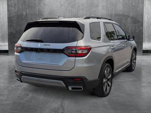2024 Honda Pilot Touring 8-Passenger
