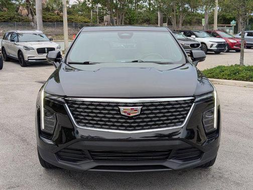 2024 Cadillac XT4 Luxury