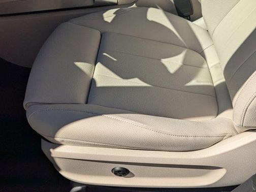 2026 Mercedes-Benz GLB 250 Base