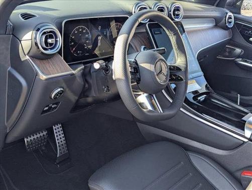 2025 Mercedes-Benz GLC 350e Base