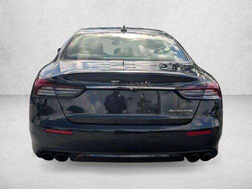 Nero Ribelle Metallic 2022 Maserati Quattroporte GT