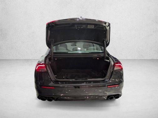 Nero Ribelle Metallic 2022 Maserati Quattroporte GT