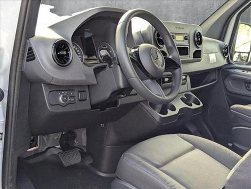 2025 Mercedes-Benz Sprinter 2500 Standard Roof