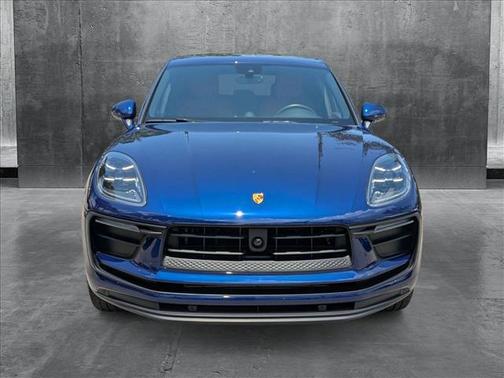 2023 Porsche Macan Base