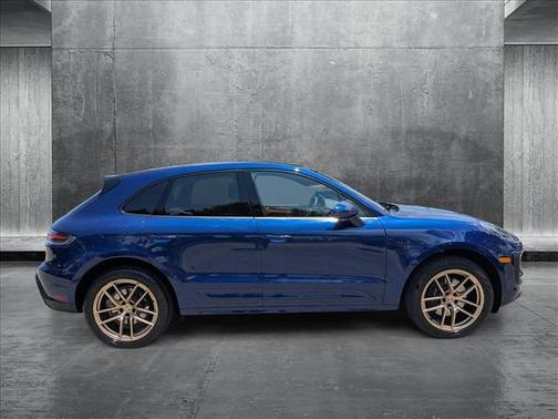 2023 Porsche Macan Base