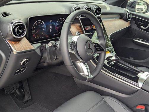 2025 Mercedes-Benz GLC 300 Base