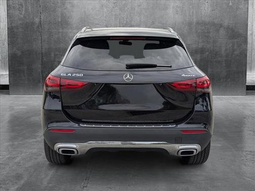 2021 Mercedes-Benz GLA 250 Base 4MATIC
