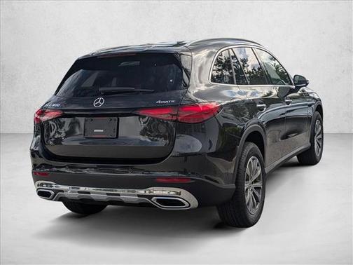 Graphite Grey Metallic 2026 Mercedes-Benz GLC 300 4MATIC